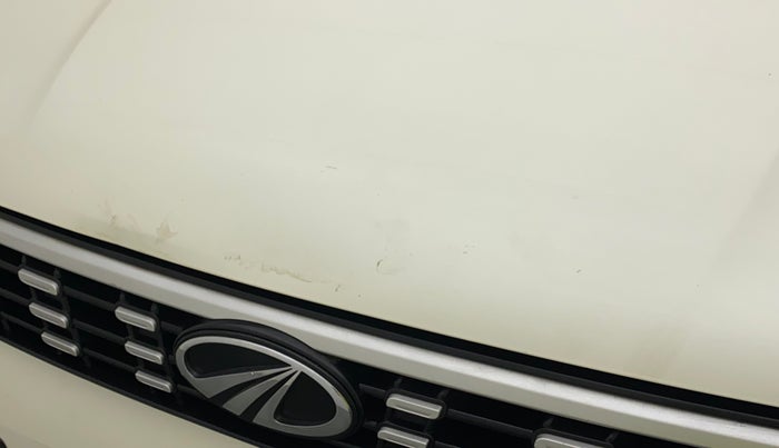 2020 Mahindra XUV300 W6 1.2 PETROL, Petrol, Manual, 35,345 km, Bonnet (hood) - Slightly dented
