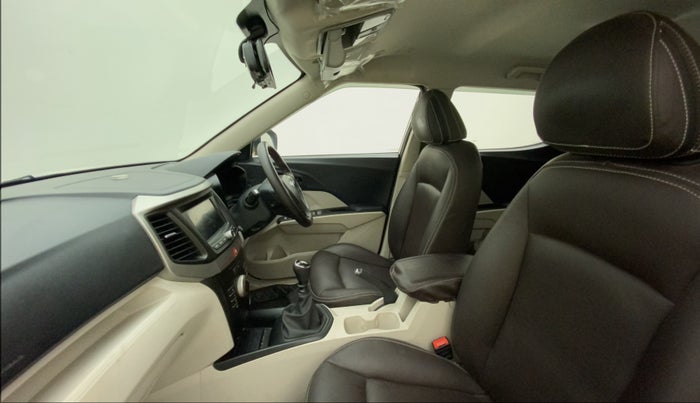 2020 Mahindra XUV300 W6 1.2 PETROL, Petrol, Manual, 35,345 km, Right Side Front Door Cabin