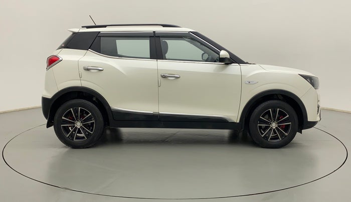 2020 Mahindra XUV300 W6 1.2 PETROL, Petrol, Manual, 35,345 km, Right Side View
