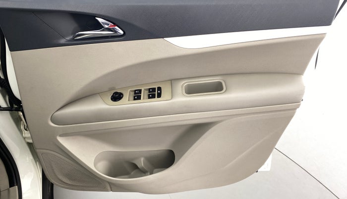 2018 Mahindra MARAZZO M8 7 STR, Diesel, Manual, 32,923 km, Driver Side Door Panels Control