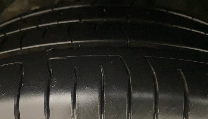 2014 Hyundai Xcent SX 1.2, Petrol, Manual, 34,576 km, Left Front Tyre Tread