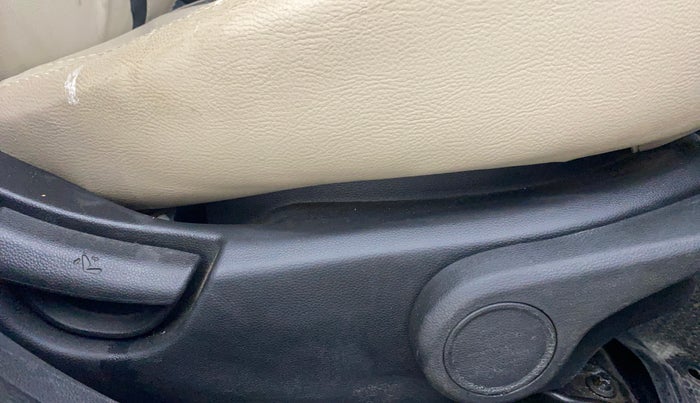 2014 Hyundai Xcent SX 1.2, Petrol, Manual, 34,576 km, Driver Side Adjustment Panel