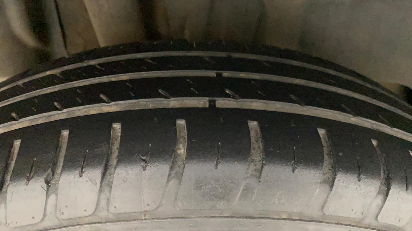 2021 Maruti Swift VXI, Petrol, Manual, 29,015 km, Right Rear Tyre Tread