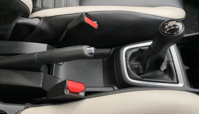2021 Maruti Swift VXI, Petrol, Manual, 29,015 km, Gear Lever