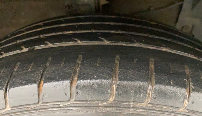 2016 Maruti Ciaz ZXI+, Petrol, Manual, 44,593 km, Right Front Tyre Tread