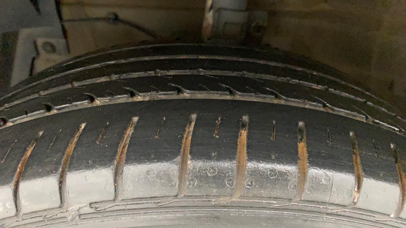 2016 Maruti Ciaz ZXI+, Petrol, Manual, 44,593 km, Left Front Tyre Tread