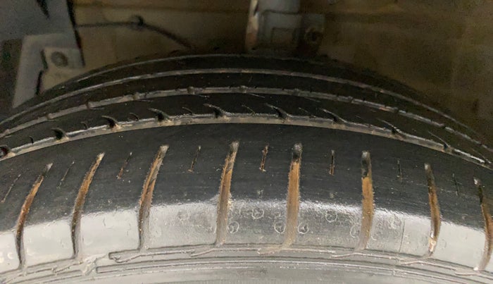 2016 Maruti Ciaz ZXI+, Petrol, Manual, 44,593 km, Left Front Tyre Tread