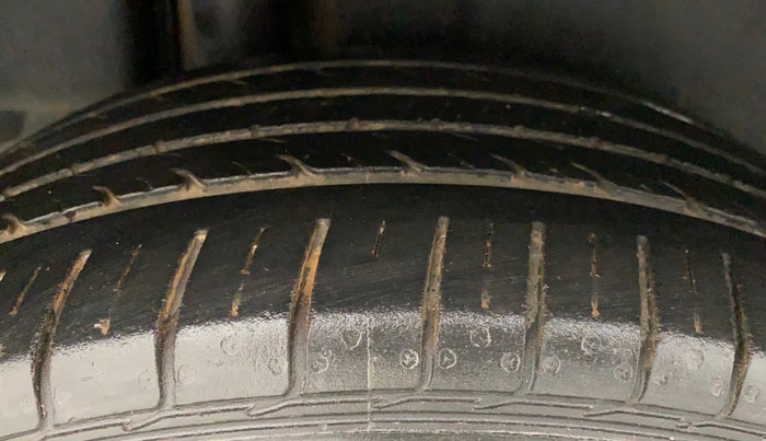 2016 Maruti Ciaz ZXI+, Petrol, Manual, 44,593 km, Right Rear Tyre Tread