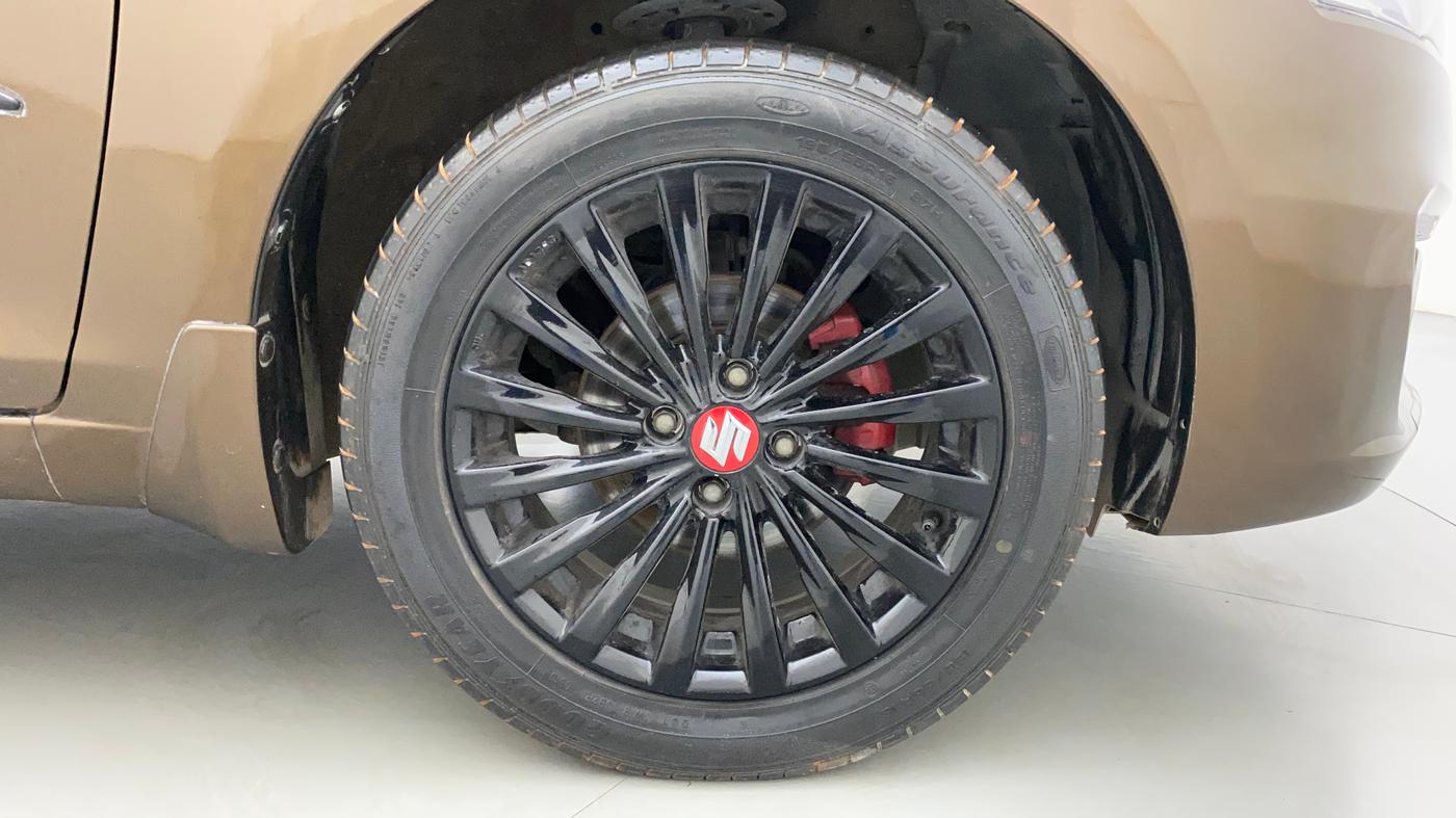 2016 Maruti Ciaz ZXI+, Petrol, Manual, 44,593 km, Right Front Wheel
