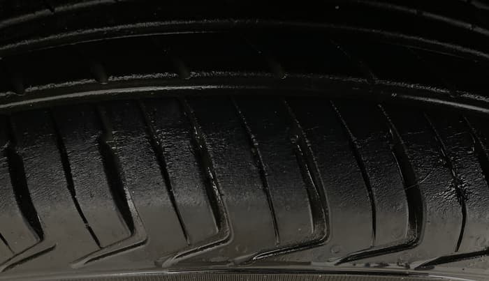 2017 Renault Kwid RXL 1.0 AMT, Petrol, Automatic, 56,496 km, Left Front Tyre Tread