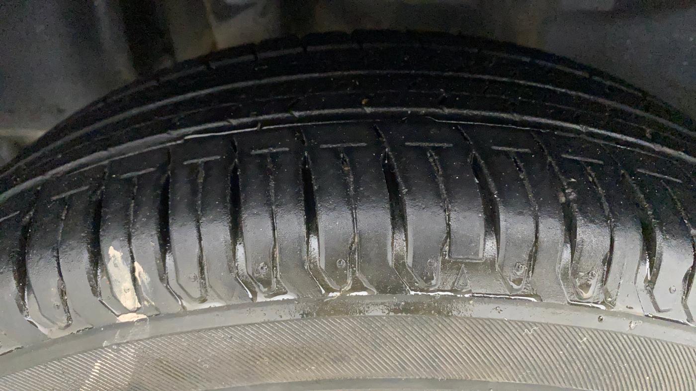 2018 Maruti Swift ZXI AMT, Petrol, Automatic, 66,779 km, Right Rear Tyre Tread
