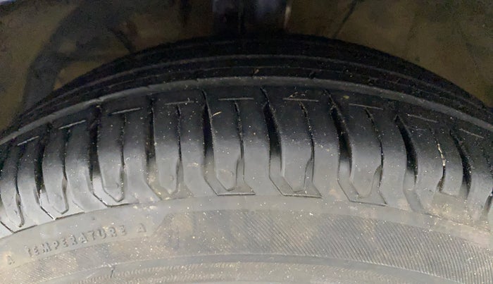 2018 Maruti Swift ZXI AMT, Petrol, Automatic, 66,779 km, Left Front Tyre Tread