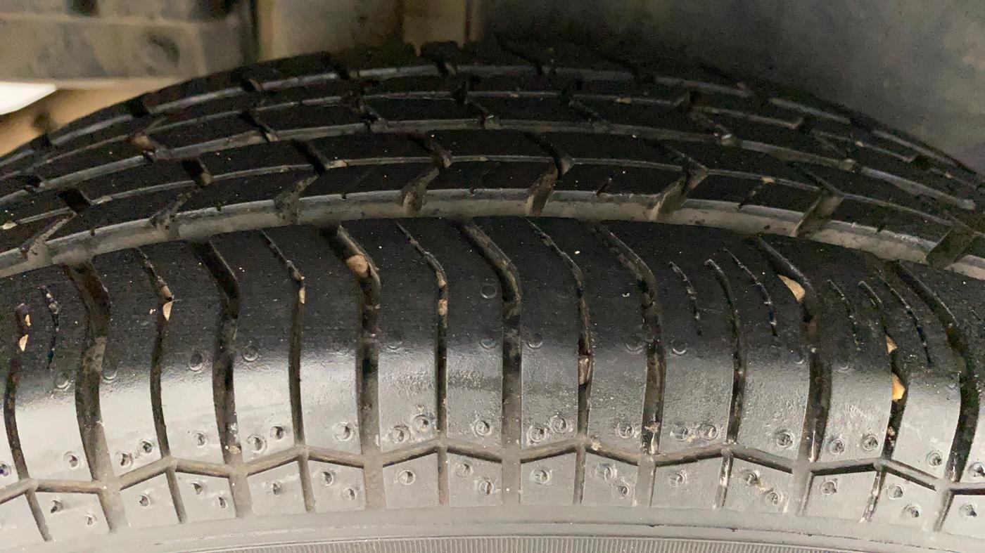 2014 Maruti Swift VXI, Petrol, Manual, 1,13,920 km, Right Rear Tyre Tread