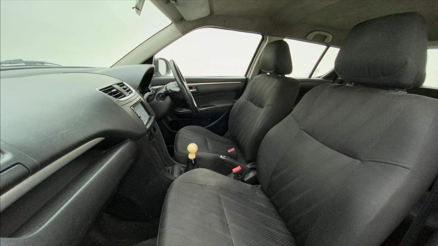 2014 Maruti Swift VXI, Petrol, Manual, 1,13,920 km, Right Side Front Door Cabin