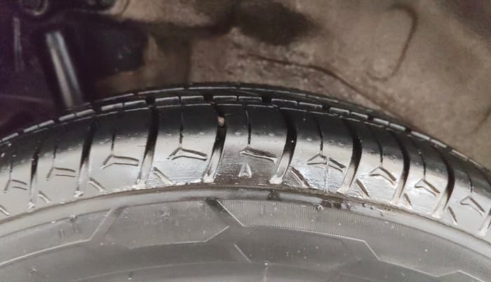 2017 Maruti Wagon R 1.0 VXI, Petrol, Manual, 48,295 km, Right Rear Tyre Tread