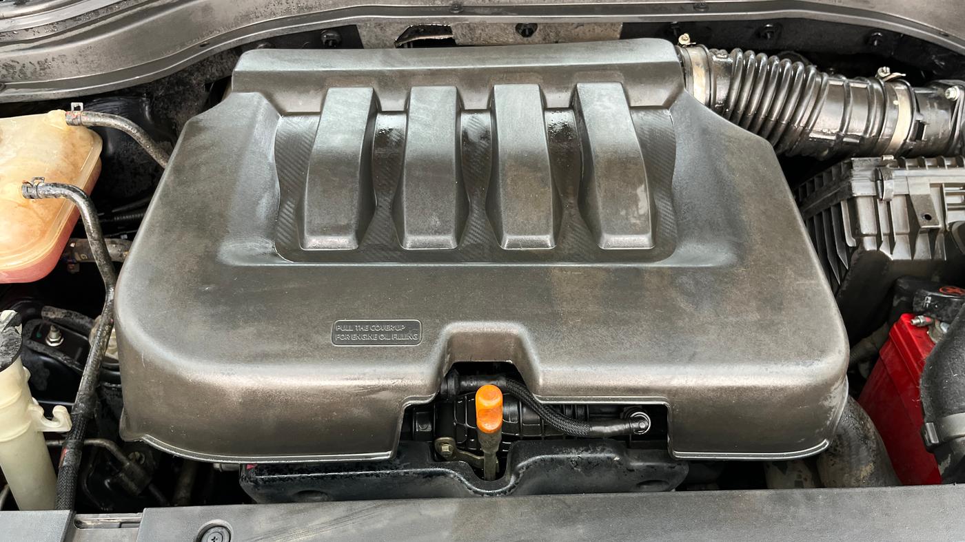 2022 Mahindra XUV700 AX 7 P AT 7 STR, Petrol, Automatic, 78,980 km, Engine View