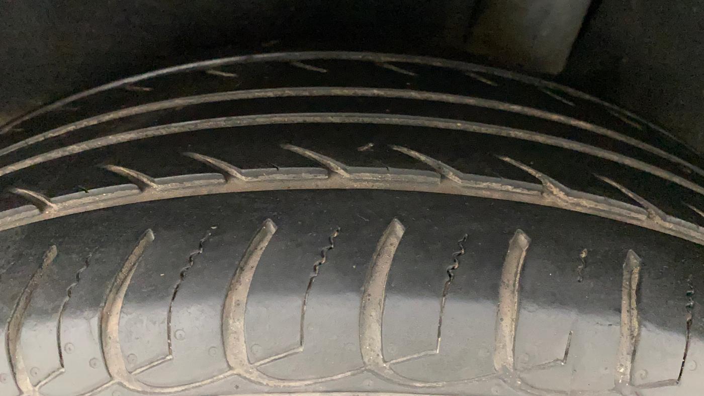 2021 Ford Ecosport TITANIUM 1.5L SPORTS(SUNROOF) DIESEL, Diesel, Manual, 32,682 km, Left Rear Tyre Tread