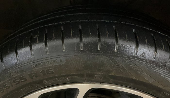 2021 Maruti Baleno ZETA PETROL 1.2, Petrol, Manual, 54,886 km, Right Front Tyre Tread