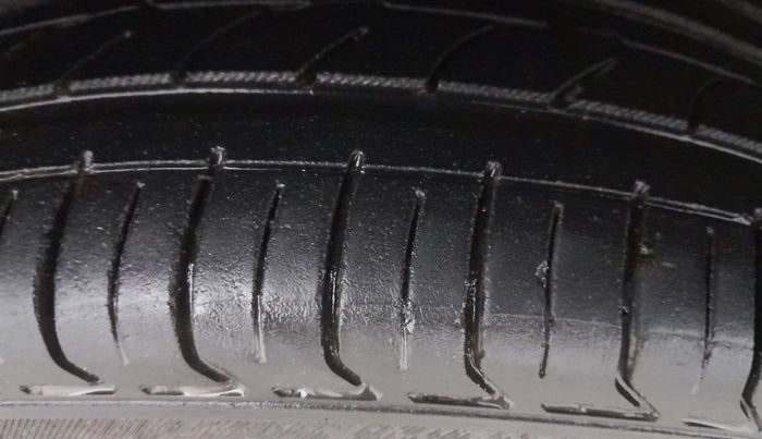 2016 Hyundai Elite i20 ASTA 1.2 (O), Petrol, Manual, 79,581 km, Right Front Tyre Tread