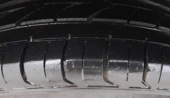 2016 Hyundai Elite i20 ASTA 1.2 (O), Petrol, Manual, 79,581 km, Right Rear Tyre Tread