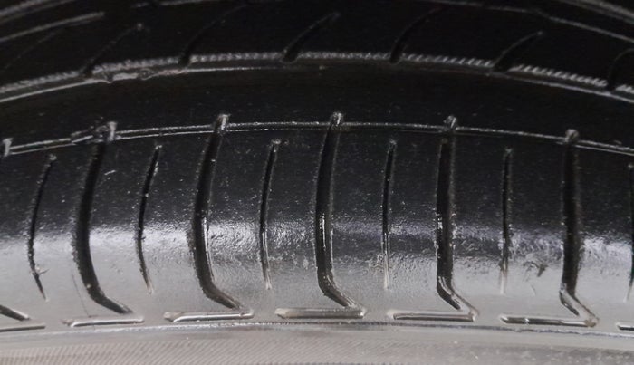 2016 Hyundai Elite i20 ASTA 1.2 (O), Petrol, Manual, 79,581 km, Left Front Tyre Tread