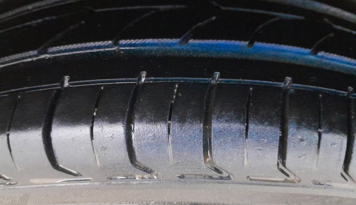 2016 Hyundai Elite i20 ASTA 1.2 (O), Petrol, Manual, 79,581 km, Left Rear Tyre Tread