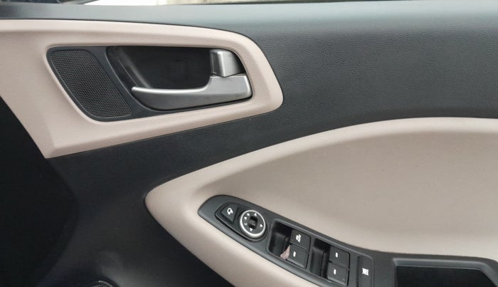 2016 Hyundai Elite i20 ASTA 1.2 (O), Petrol, Manual, 79,581 km, Driver Side Door Panels Control