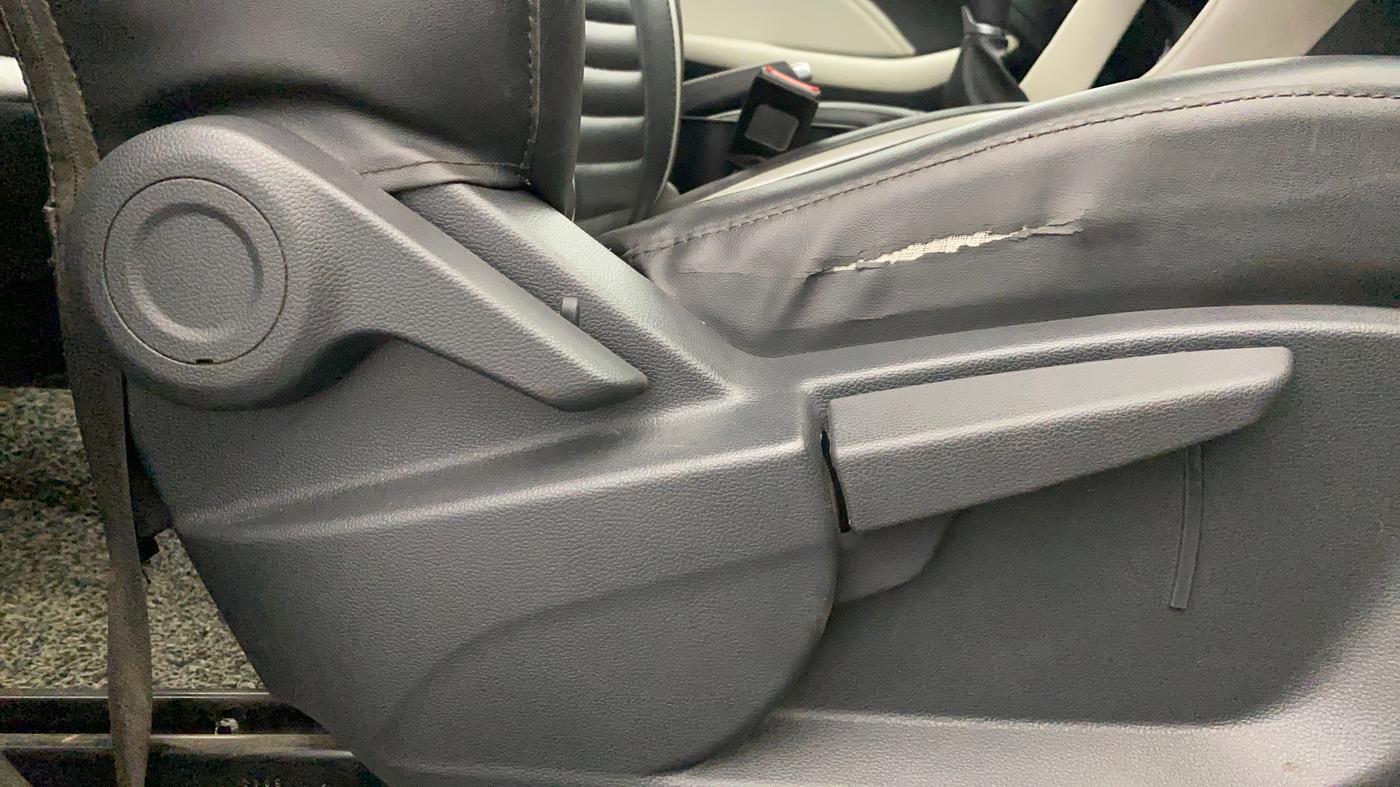 2022 MG ASTOR SUPER EX 1.5 MT, Petrol, Manual, 28,678 km, Driver Side Adjustment Panel