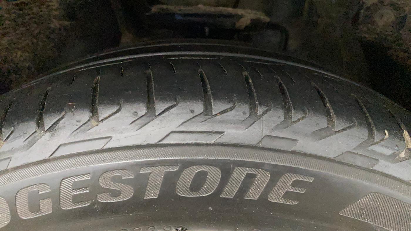 2022 MG ASTOR SUPER EX 1.5 MT, Petrol, Manual, 28,678 km, Left Front Tyre Tread