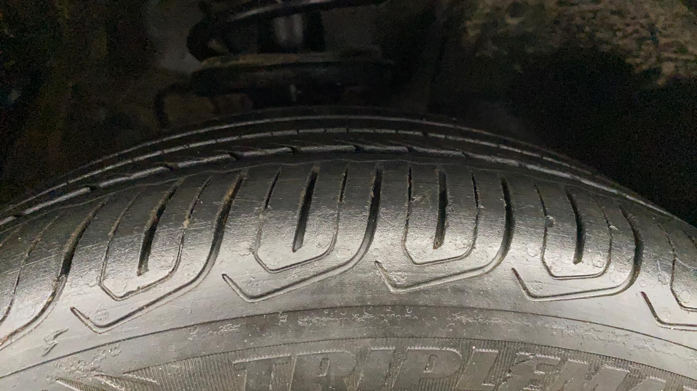 2022 MG ASTOR SUPER EX 1.5 MT, Petrol, Manual, 28,678 km, Right Front Tyre Tread