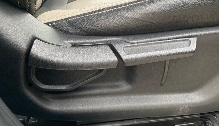 2021 Hyundai VENUE SX 1.0 TURBO IMT, Petrol, Manual, 51,465 km, Driver Side Adjustment Panel