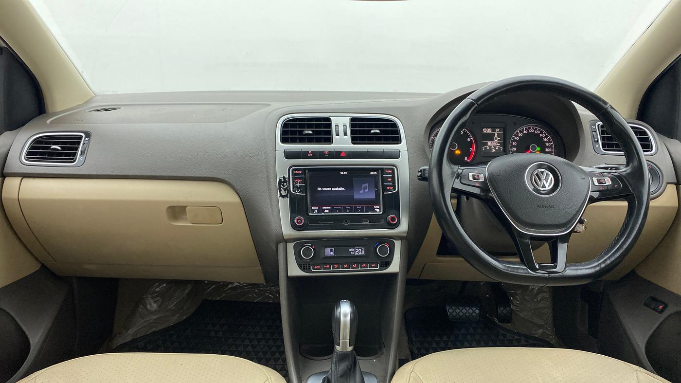 2017 Volkswagen Vento HIGHLINE 1.2 TSI AT, Petrol, Automatic, 86,330 km, Dashboard
