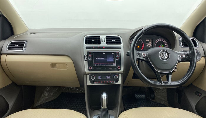 2017 Volkswagen Vento HIGHLINE 1.2 TSI AT, Petrol, Automatic, 86,330 km, Dashboard