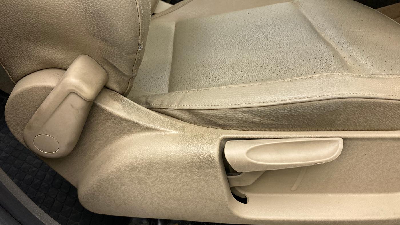 2017 Volkswagen Vento HIGHLINE 1.2 TSI AT, Petrol, Automatic, 86,330 km, Driver Side Adjustment Panel