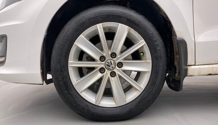 2017 Volkswagen Vento HIGHLINE 1.2 TSI AT, Petrol, Automatic, 86,330 km, Left Front Wheel