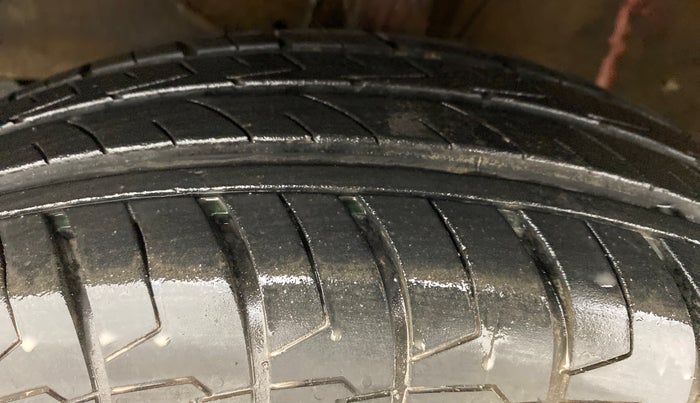 2021 Maruti Dzire VXI, Petrol, Manual, 7,848 km, Left Front Tyre Tread