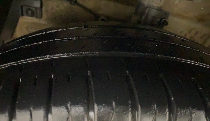 2015 Maruti Ciaz VDI+ SHVS, Diesel, Manual, 1,27,560 km, Left Front Tyre Tread