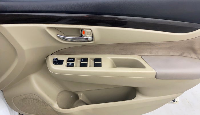 2015 Maruti Ciaz VDI+ SHVS, Diesel, Manual, 1,27,560 km, Driver Side Door Panels Control