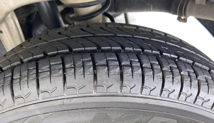2013 Maruti Alto 800 LXI, Petrol, Manual, 80,477 km, Left Rear Tyre Tread