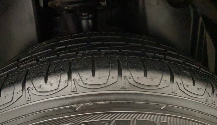 2017 Jeep Compass LIMITED 1.4 PETROL AT, Petrol, Automatic, 52,287 km, Right Rear Tyre Tread