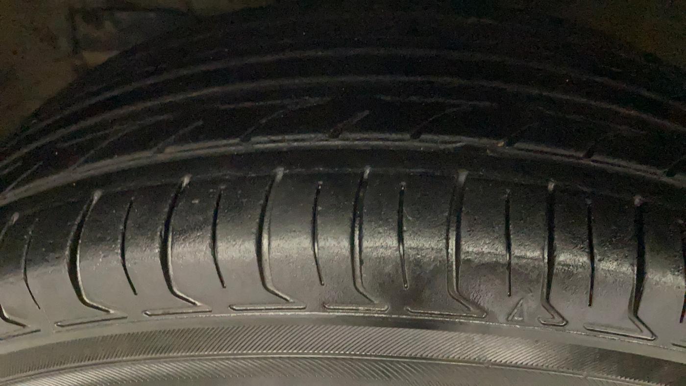 2019 Maruti New Wagon-R ZXI 1.2, Petrol, Manual, 1,15,387 km, Left Front Tyre Tread