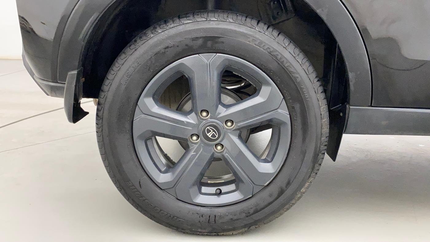 2021 Tata NEXON XZA PLUS (O) PETROL DARK EDITION, Petrol, Automatic, 20,886 km, Right Rear Wheel