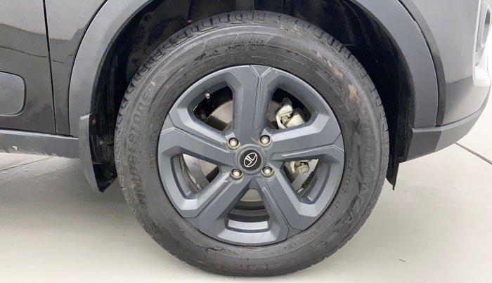 2021 Tata NEXON XZA PLUS (O) PETROL DARK EDITION, Petrol, Automatic, 20,886 km, Right Front Wheel