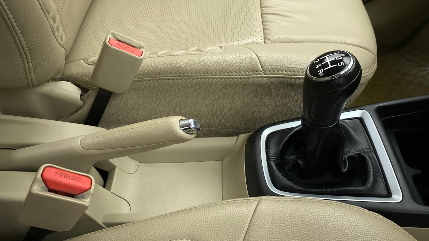 2018 Maruti Dzire VXI, Petrol, Manual, 27,307 km, Gear Lever