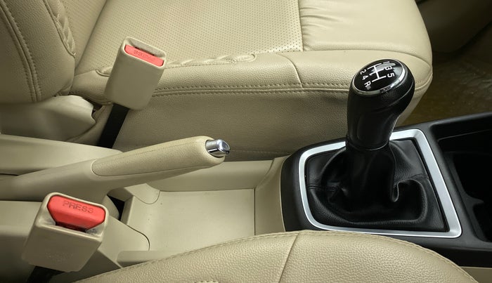 2018 Maruti Dzire VXI, Petrol, Manual, 27,307 km, Gear Lever