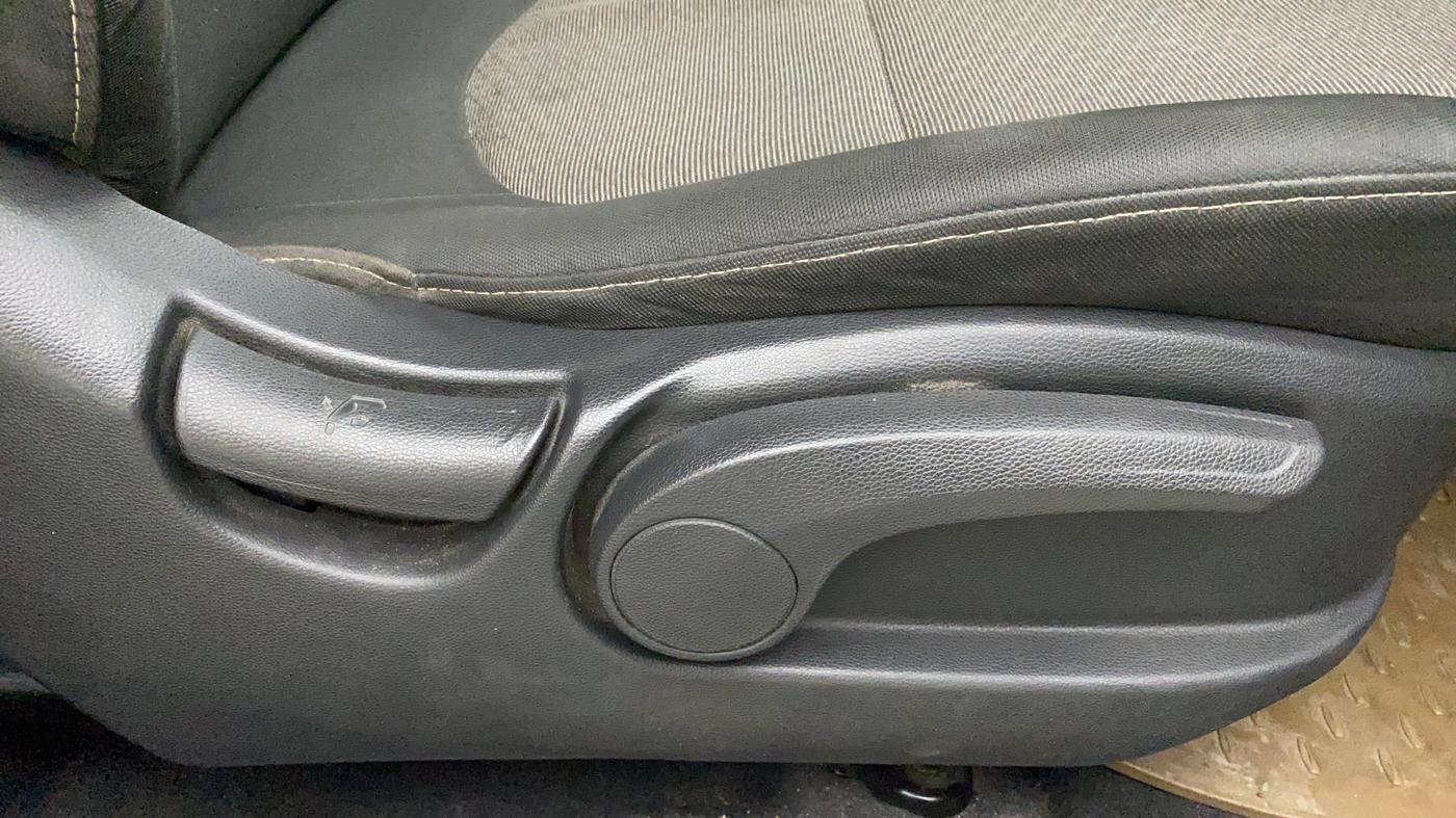 2018 Hyundai Creta SX PLUS AT 1.6 PETROL, Petrol, Automatic, 94,512 km, Driver Side Adjustment Panel