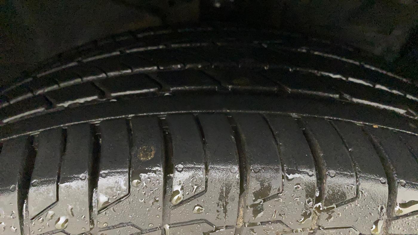 2018 Hyundai Creta SX PLUS AT 1.6 PETROL, Petrol, Automatic, 94,512 km, Right Front Tyre Tread