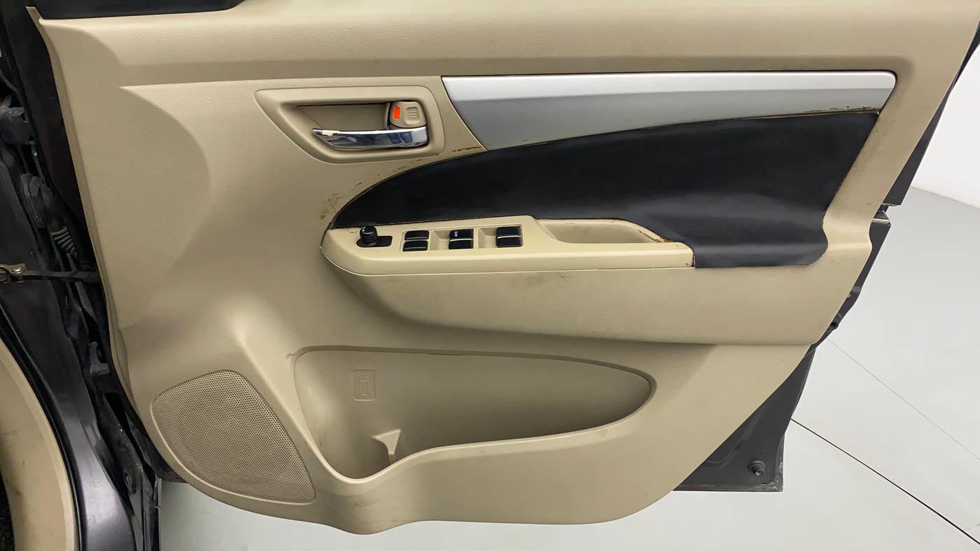 2013 Maruti Ertiga VXI, Petrol, Manual, 96,956 km, Driver Side Door Panels Control