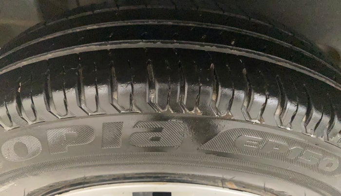 2017 Maruti Dzire VXI AMT, Petrol, Automatic, 27,252 km, Right Rear Tyre Tread