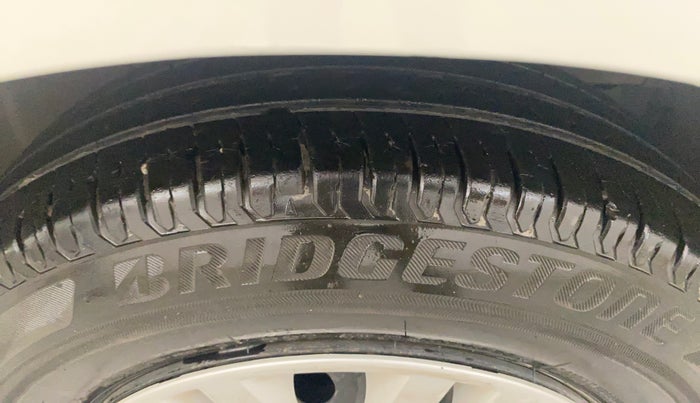 2017 Maruti Dzire VXI AMT, Petrol, Automatic, 27,252 km, Right Front Tyre Tread